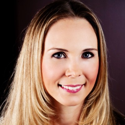 Vanessa Vidal's email Buyer/ Purchasing Agent PureEdge Lighting标志